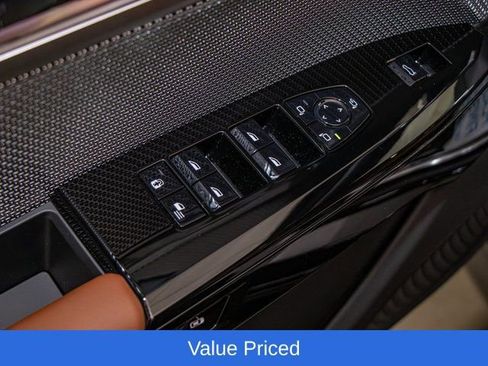 Used 2025 BMW 750e xDrive w/ Premium Package AWD/4WD image 15