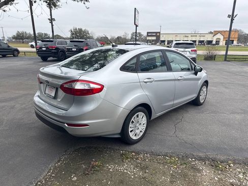 Used 2017 Ford Fiesta S image 6