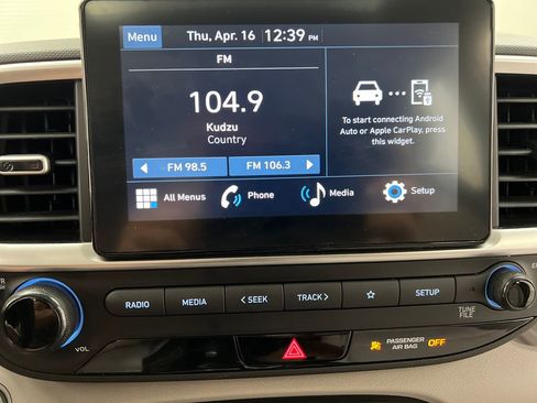 Used 2025 Hyundai Venue SEL FWD image 48