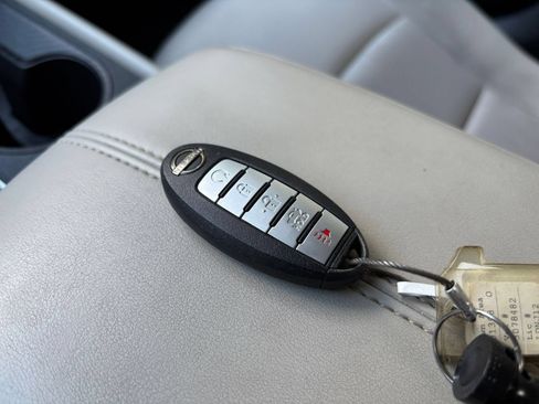 Used 2025 Nissan Altima 2.5 SV FWD image 21