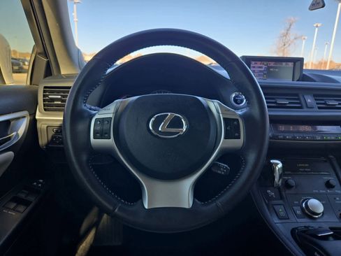 Used 2013 Lexus CT 200h image 23