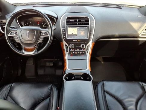 Used 2019 Lincoln Nautilus Select image 11