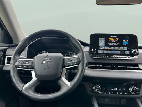 Used 2024 Mitsubishi Outlander SE FWD image 23