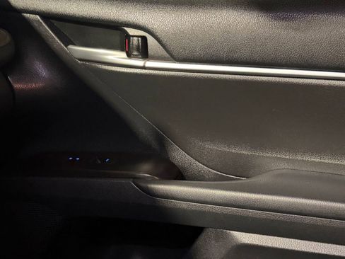 Used 2021 Toyota Camry LE FWD image 22