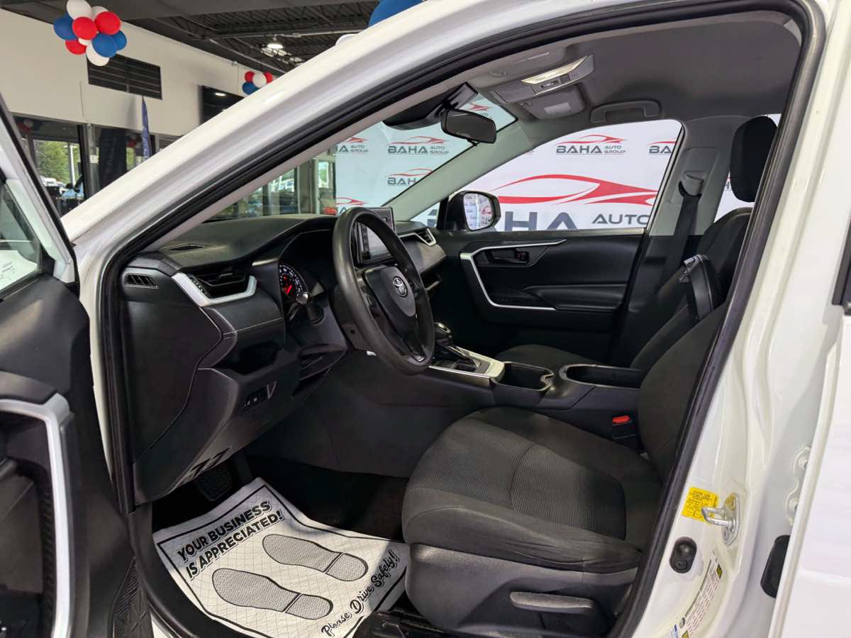Used 2022 Toyota RAV4 LE AWD/4WD image 25