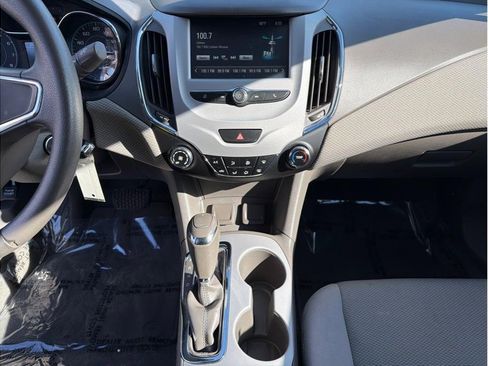 Used 2017 Chevrolet Cruze LS image 15