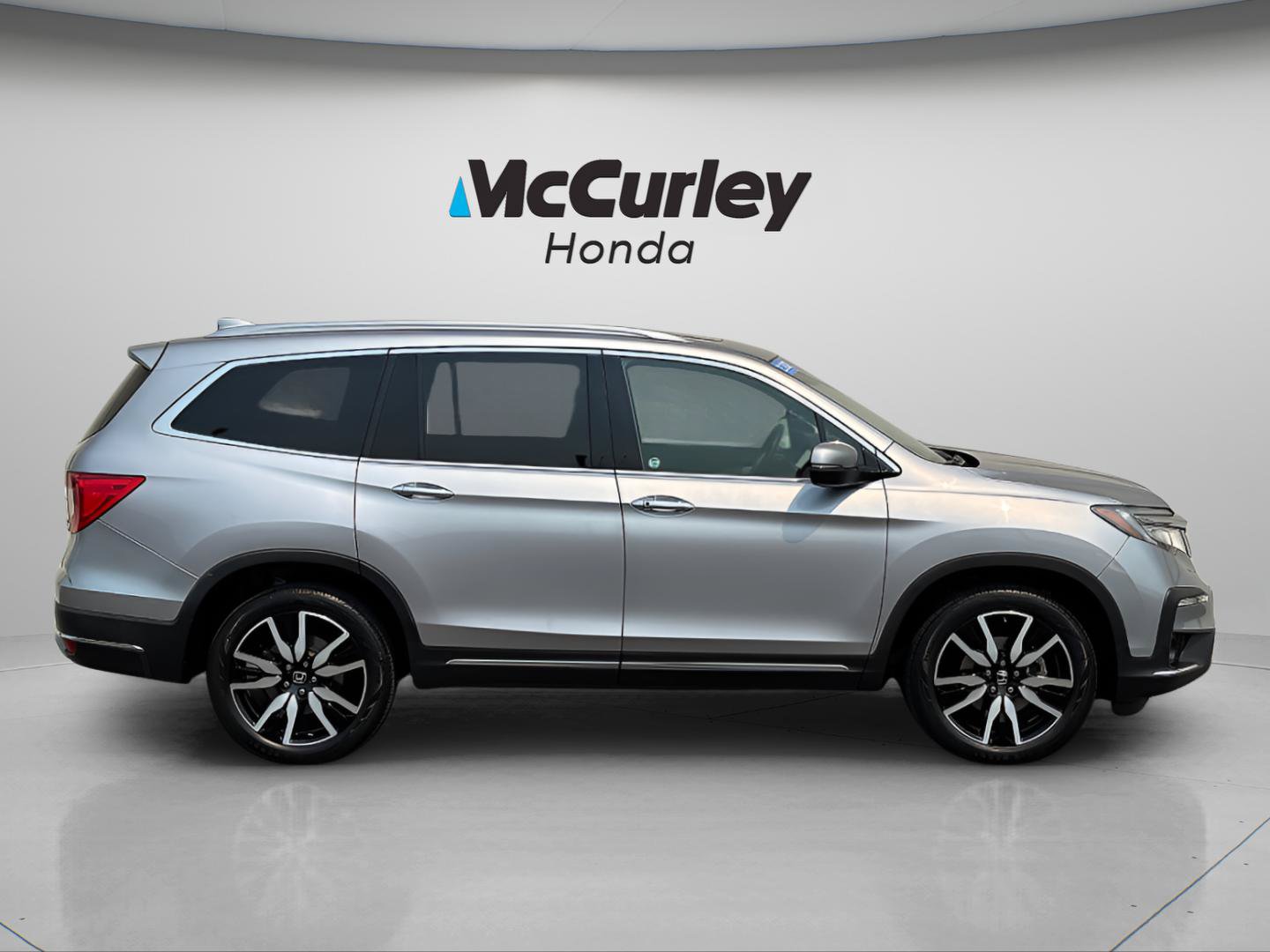 Certified 2022 Honda Pilot Touring image 2