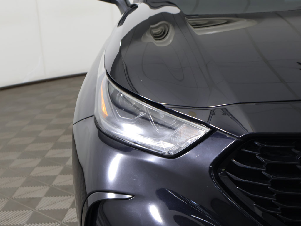 Used 2021 Toyota Highlander XSE AWD/4WD image 14