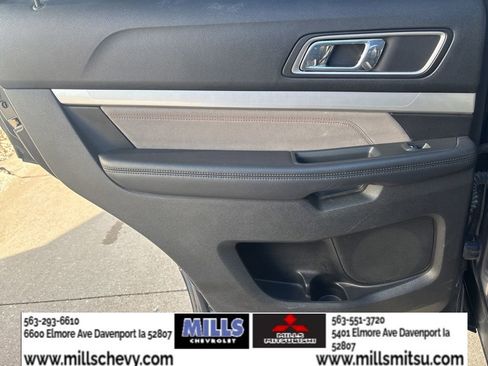 Used 2017 Ford Explorer XLT w/ Equipment Group 202A AWD/4WD image 11