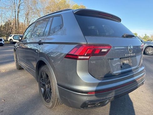 Used 2022 Volkswagen Tiguan SE R-Line image 3
