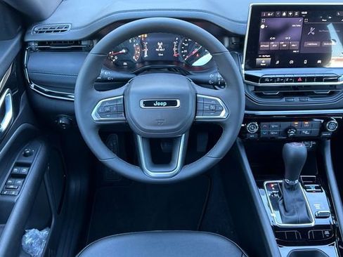 New 2026 Jeep Compass Latitude image 14