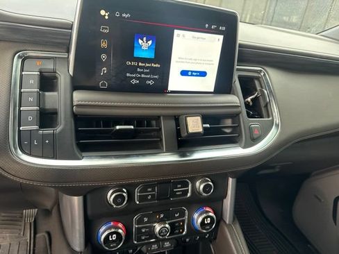 Used 2022 GMC Yukon SLT w/ SLT Premium Package AWD/4WD image 7