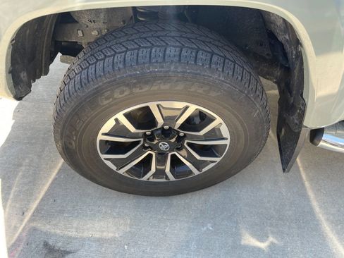 Certified 2023 Toyota Tacoma TRD Sport AWD/4WD image 7