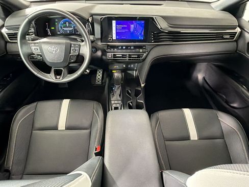 Used 2026 Toyota Camry SE FWD image 15