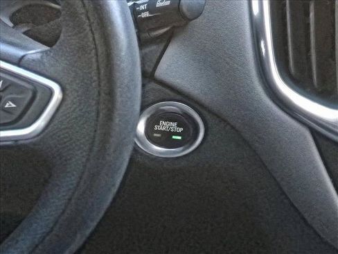 Used 2023 Chevrolet Equinox LS FWD image 16