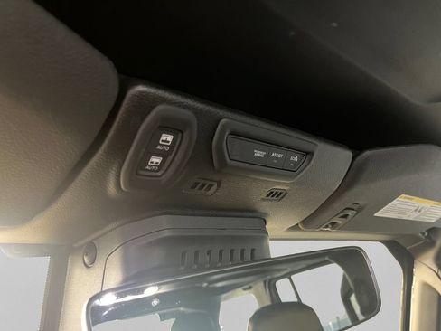 Used 2022 Jeep Wrangler Unlimited Sahara AWD/4WD image 17
