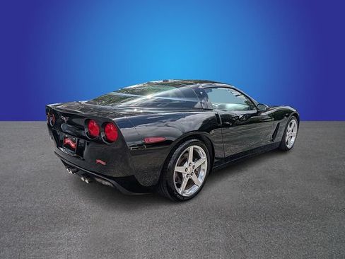 Used 2005 Chevrolet Corvette Coupe w/ Preferred Equipment Group RWD image 5