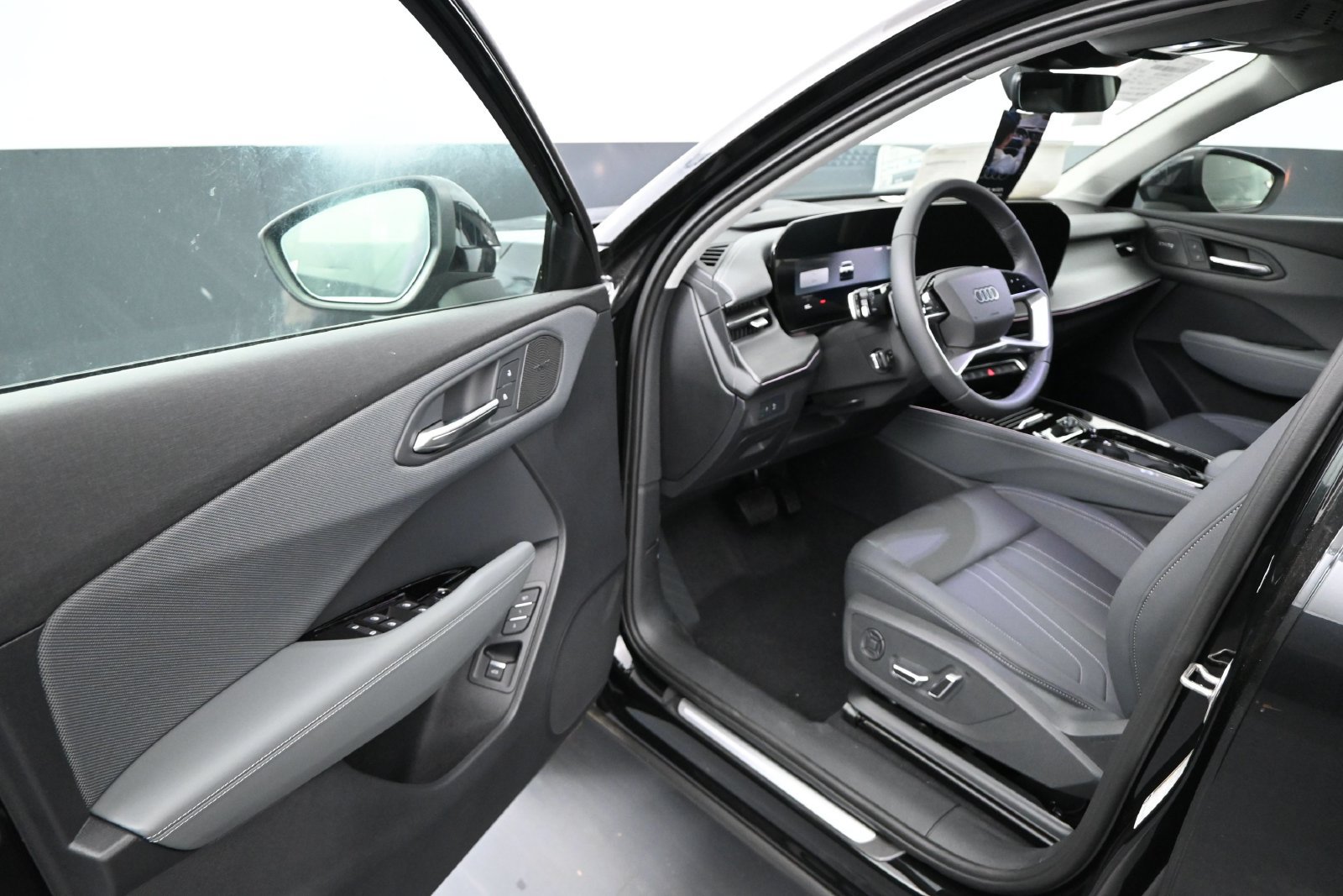 New 2026 Audi Q3 quattro 2.0T AWD/4WD image 5