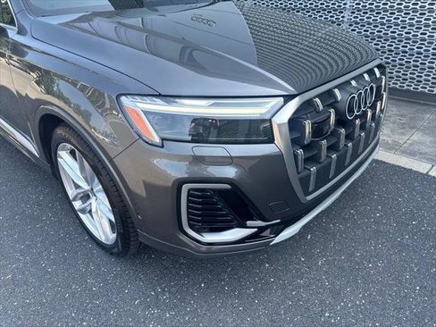 Certified 2025 Audi Q7 3.0T Premium Plus w/ Premium Plus Package AWD/4WD image 9