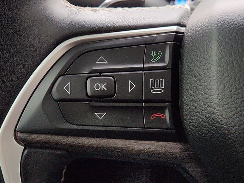 Used 2021 Jeep Grand Cherokee L Limited image 17