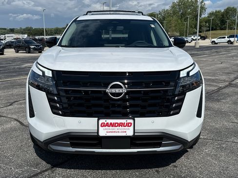 New 2026 Nissan Pathfinder Platinum AWD/4WD image 3
