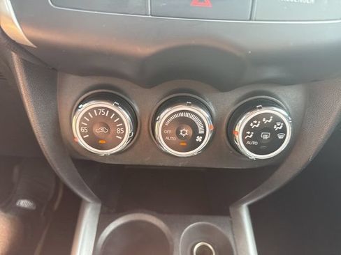 Used 2014 Mitsubishi Outlander Sport SE FWD image 18