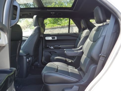 Used 2021 Ford Explorer ST w/ Equipment Group 401A AWD/4WD image 16