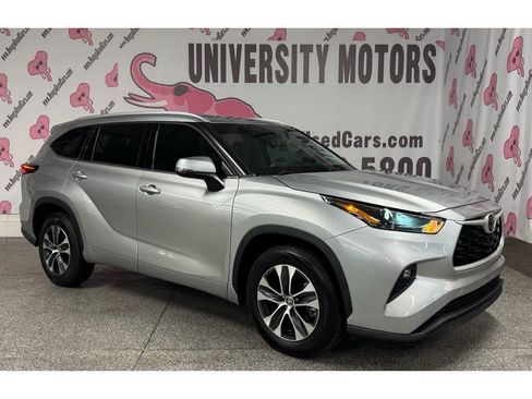 Used 2022 Toyota Highlander XLE image 4