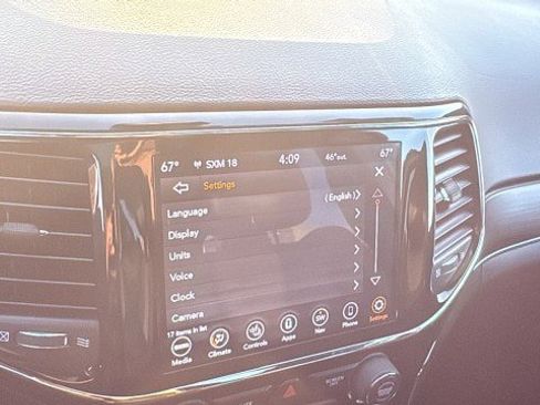 Used 2021 Jeep Grand Cherokee Limited image 21