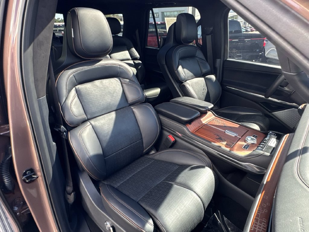 Certified 2026 Lincoln Navigator Black Label AWD/4WD image 27