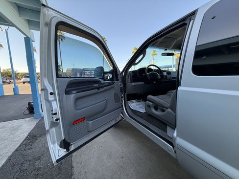 Used 2006 Ford F250 XLT RWD image 9