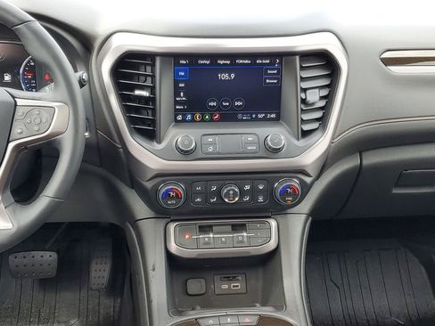 Used 2023 GMC Acadia AT4 w/ Technology Package AWD/4WD image 29