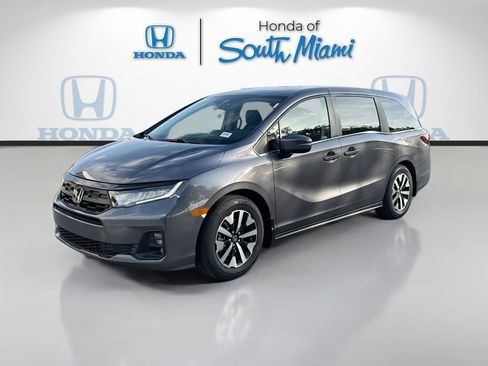 Certified 2026 Honda Odyssey EX-L image 3
