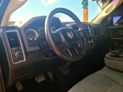 Used 2014 RAM 1500 Express image 9