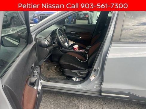 Certified 2021 Nissan Kicks SR FWD image 9