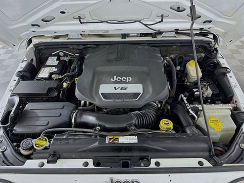 Used 2014 Jeep Wrangler Unlimited Sport w/ Connectivity Group image 25