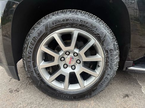 Used 2019 GMC Yukon XL Denali image 23