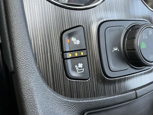 Certified 2023 GMC Acadia SLT w/ Elevation Edition image 15