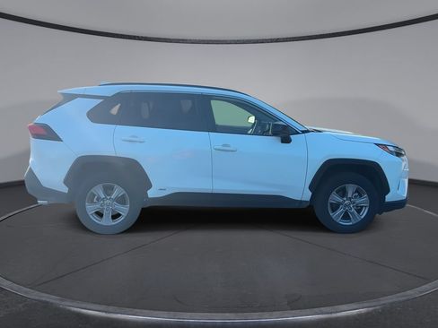 Certified 2025 Toyota RAV4 LE AWD/4WD image 9