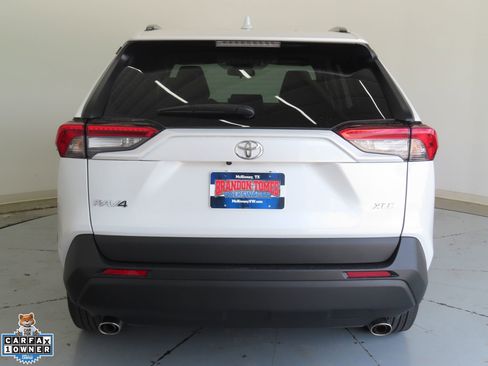 Used 2025 Toyota RAV4 XLE Premium FWD image 4