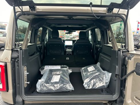 New 2025 Ford Bronco Badlands image 8