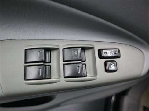 Used 2011 Toyota Tacoma Base image 11