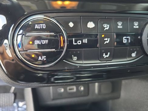 Certified 2021 Buick Encore GX Select w/ Sport Touring Package FWD image 21
