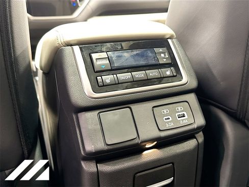 New 2025 Subaru Ascent Limited w/ Popular Package #2 image 27