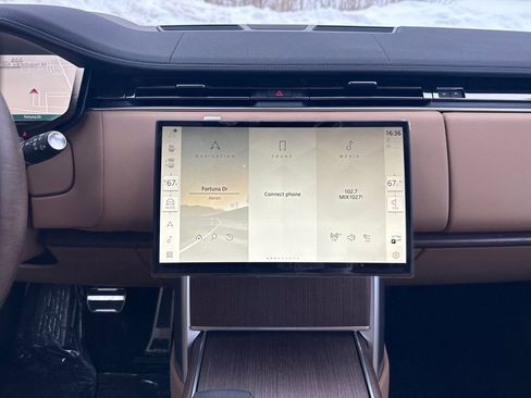 New 2026 Land Rover Range Rover Long Wheelbase SE AWD/4WD image 23