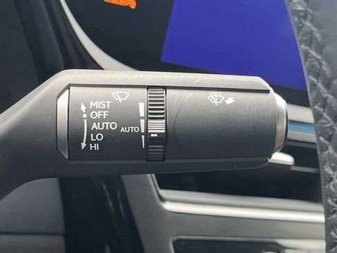 Used 2025 Lexus ES 300h w/ Premium Package FWD image 43