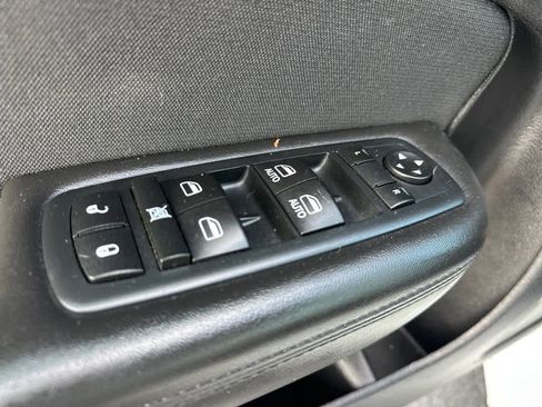 Used 2016 Chrysler 200 Limited w/ Anniversary Edition image 15