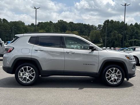 Certified 2023 Jeep Compass Latitude AWD/4WD image 28