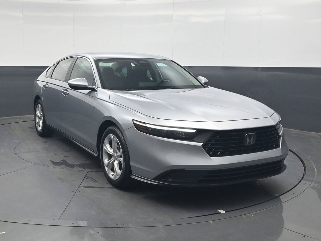 Used 2023 Honda Accord LX image 2