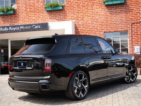 New 2026 Rolls-Royce Cullinan Black Badge image 1